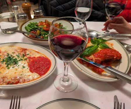 Tony's Di Napoli