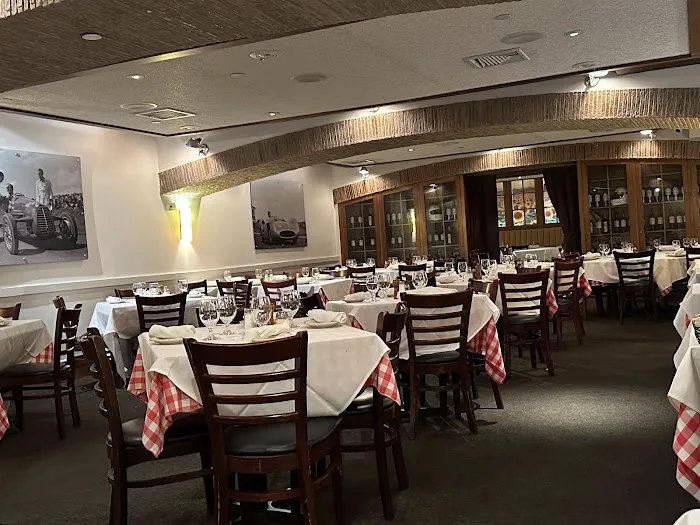 Tony's Di Napoli Picture 7