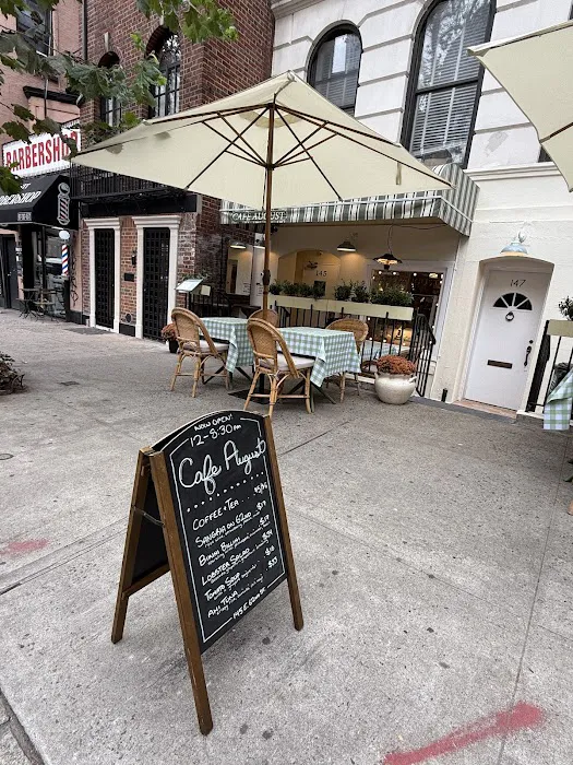 Cafe August Picture 7