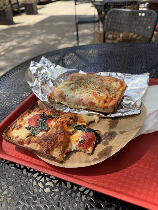 Little Italy Pizza Picture 4