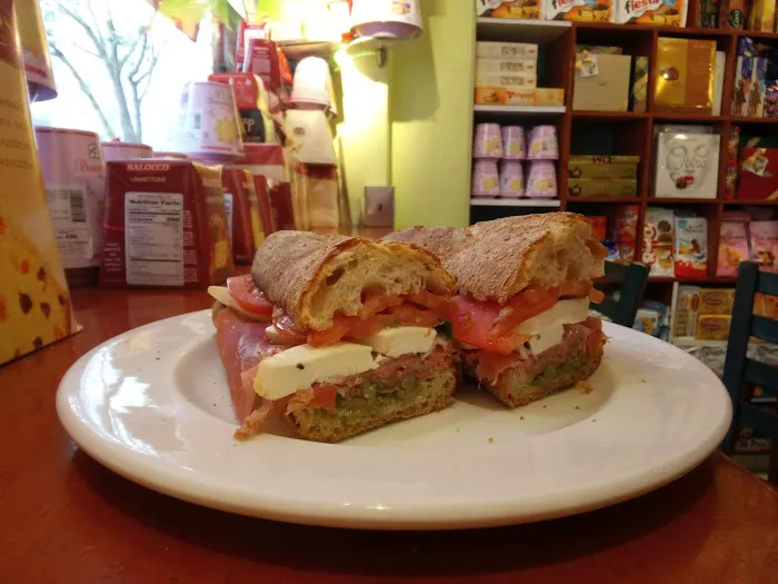 Mini Deli Picture 5