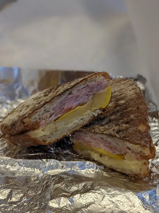 Mini Deli Picture 3