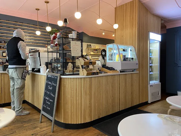 Madame Bonté Café Picture 7