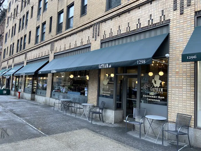 Gotham Cafe Picture 7