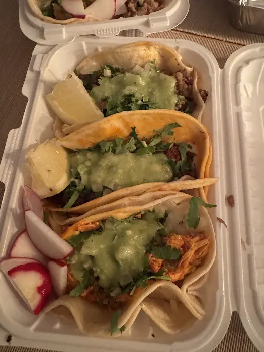 Tacos y Quesadillas Picture 8