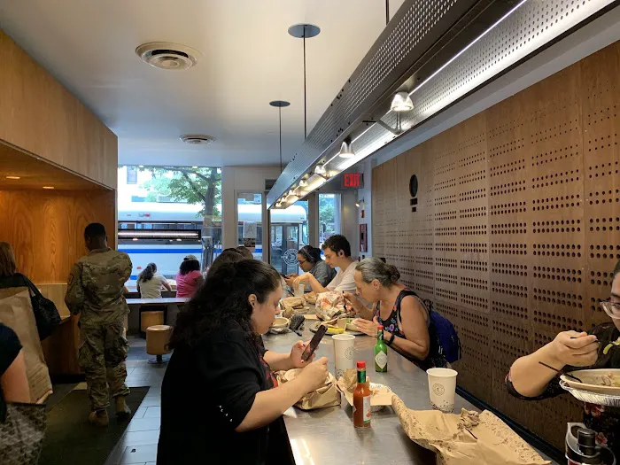Chipotle Mexican Grill Picture 7