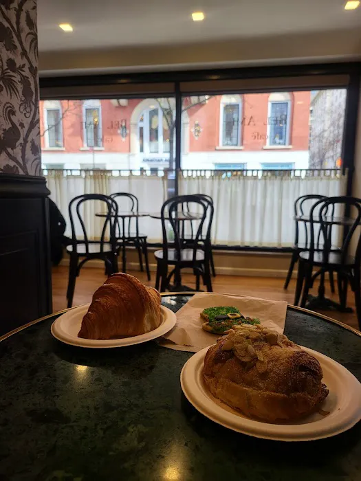 Bel Ami Cafe Picture 5