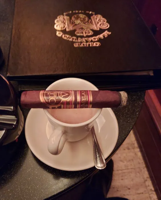 Club Macanudo Picture 9