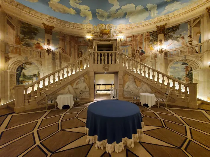 The Rotunda Picture 6