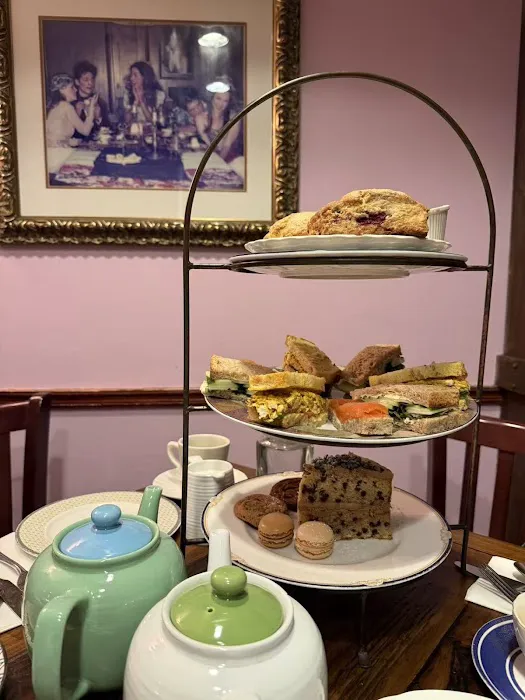 Alice's Tea Cup Picture 3