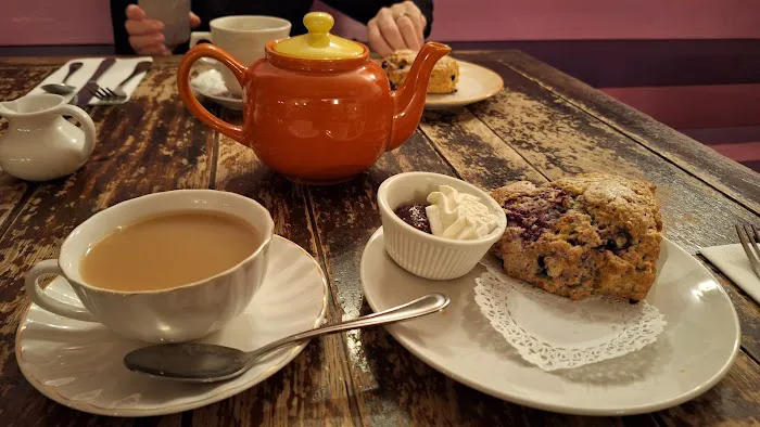 Alice's Tea Cup Picture 5