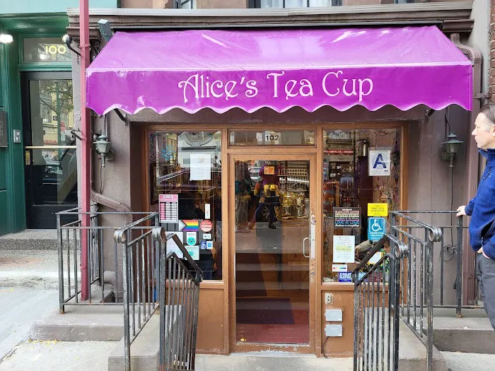 Alice's Tea Cup Picture 4