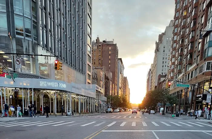 72nd And Broadway Picture 2
