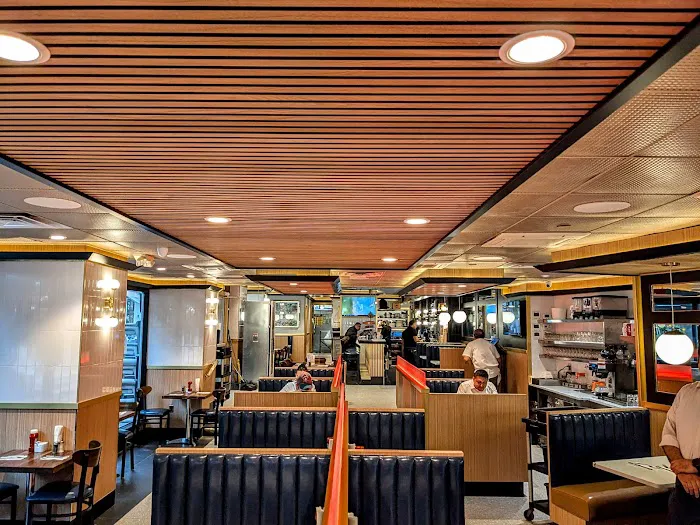 Viand Cafe Picture 4