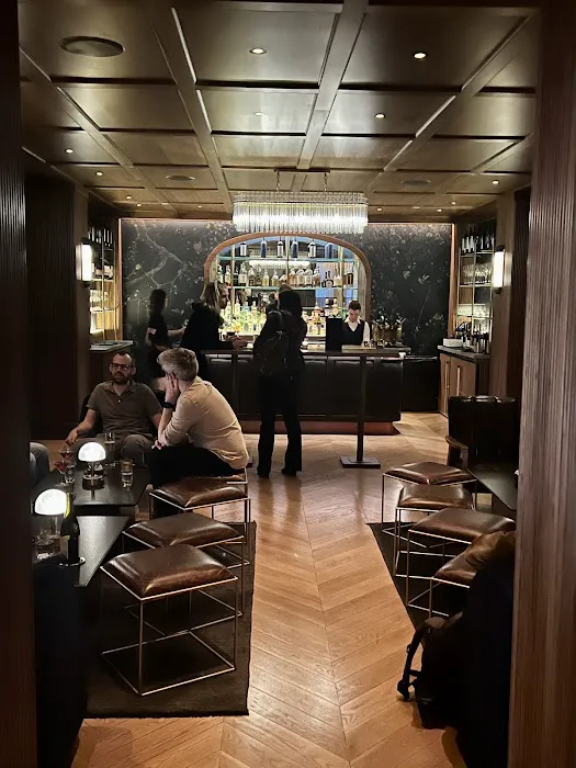 The Wallace Lounge Picture 7