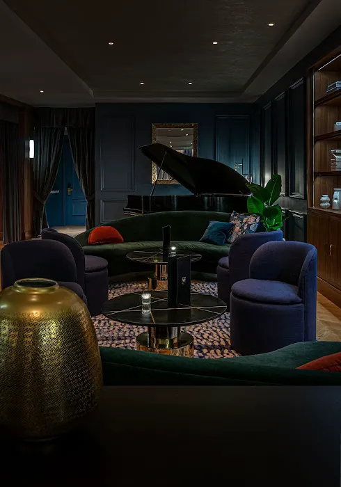 The Wallace Lounge Picture 5