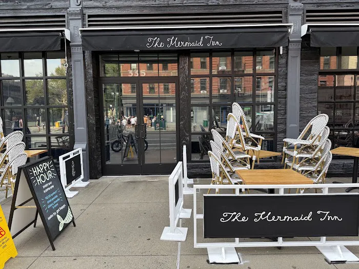 The Mermaid Inn Upper West Side Picture 3