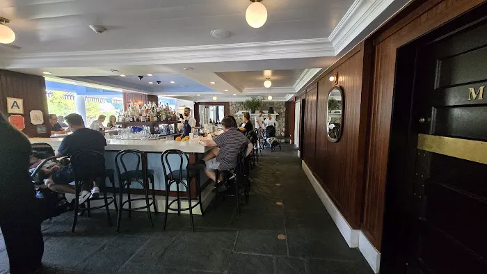The Boathouse Outdoor Bar Picture 3