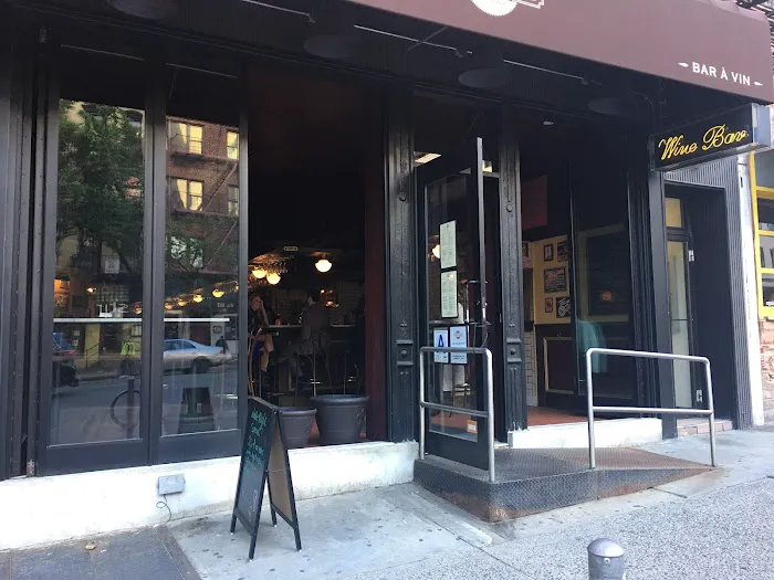 Vanguard Wine Bar (Upper East Side) Picture 2