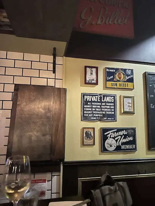Vanguard Wine Bar (Upper East Side) Picture 4