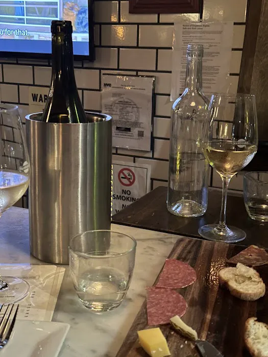 Vanguard Wine Bar (Upper East Side) Picture 8