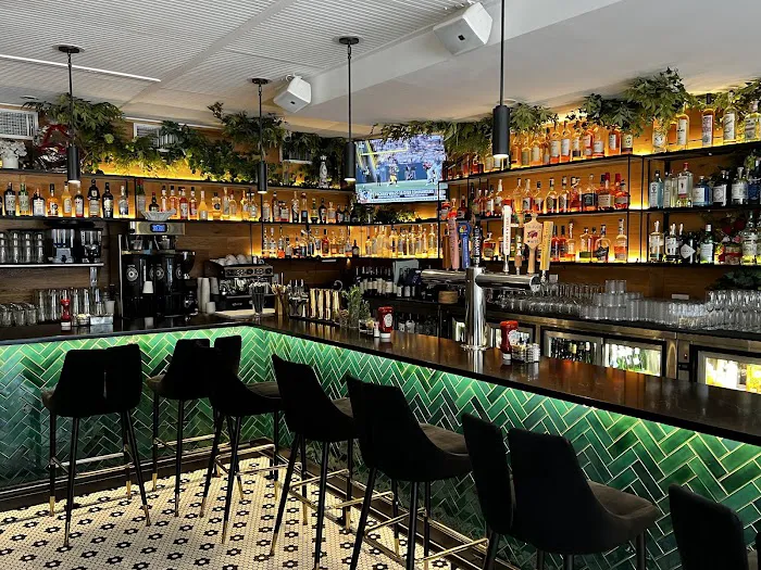 Green Kitchen 70th Street Picture 2