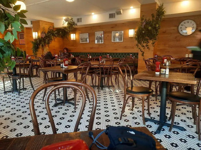 Green Kitchen 70th Street Picture 7