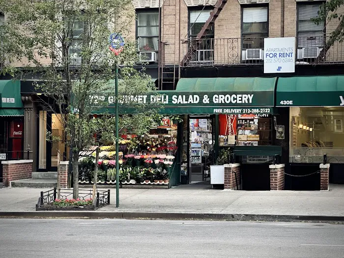 72nd Gourmet Deli Picture 2