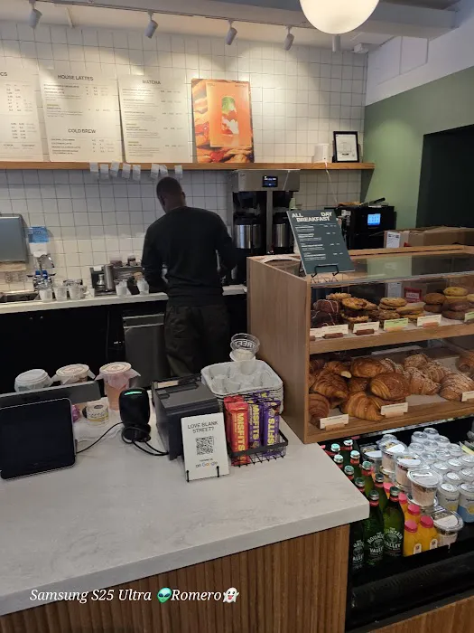 Blank Street Coffee Picture 5