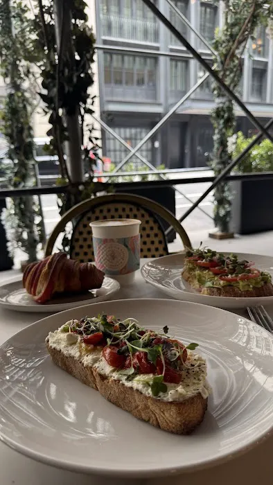 Le Lis Cafe Picture 8