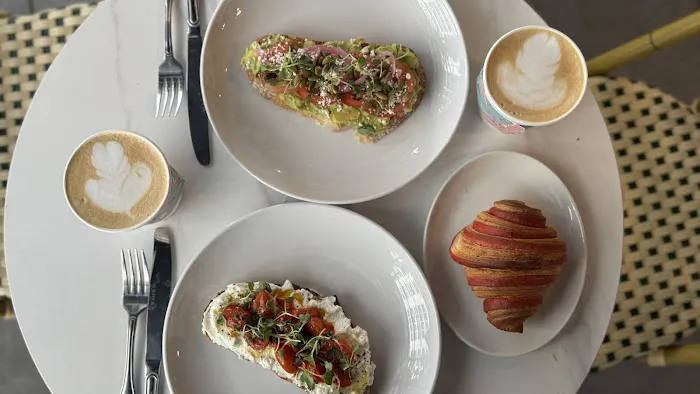 Le Lis Cafe Picture 5