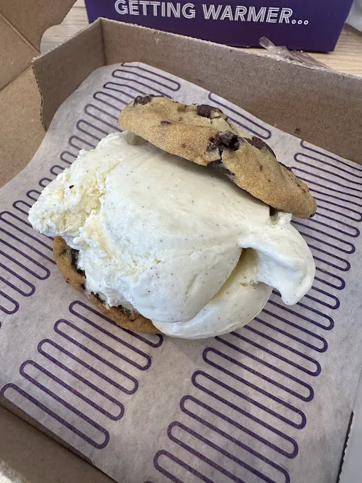 Insomnia Cookies Picture 5
