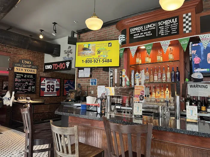 UNO Pizzeria & Grill Picture 9