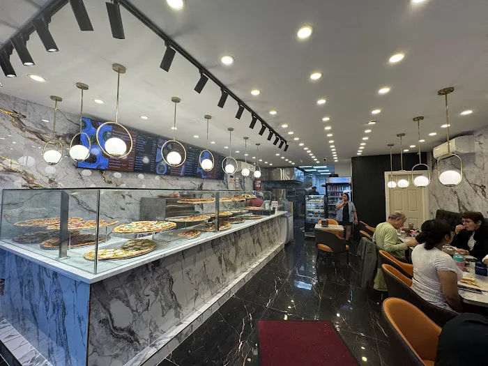 La Pizza Italia Picture 2
