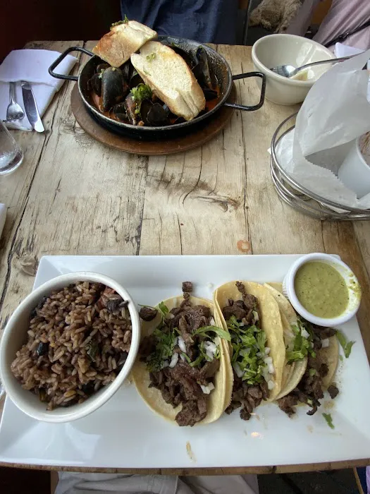 Cilantro West Picture 4
