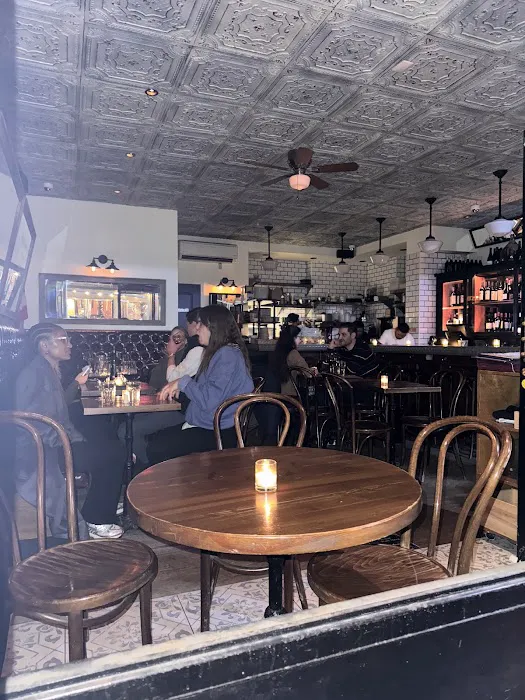 Vin Sur Vingt Wine Bar - Upper West Side Picture 6
