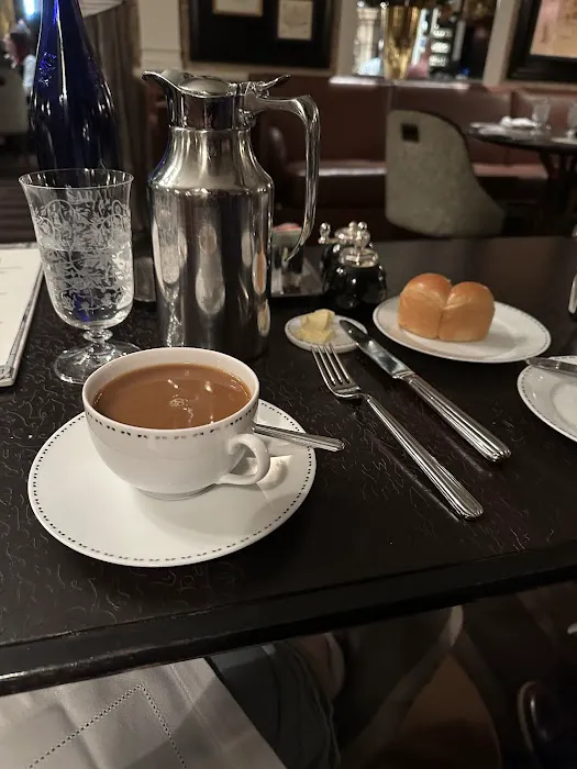 Café Carlyle Picture 1