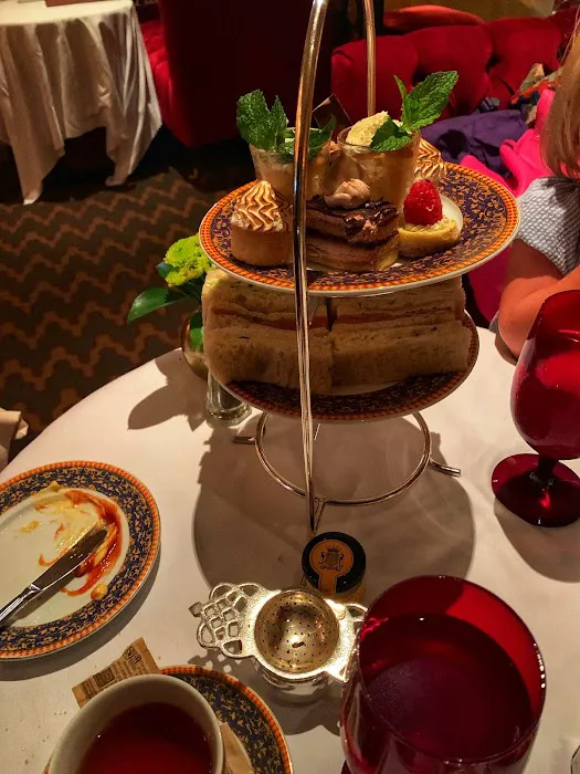 Café Carlyle Picture 2