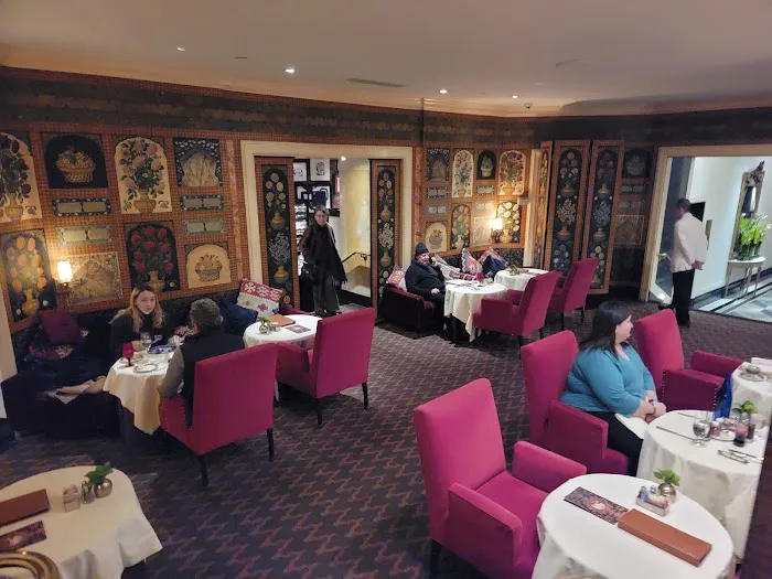 Café Carlyle Picture 7
