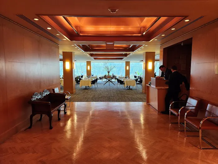 The Met Dining Room Picture 7