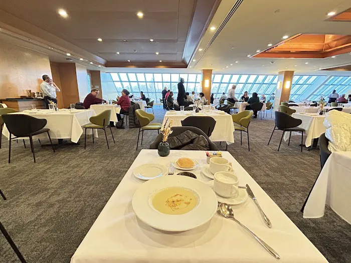 The Met Dining Room Picture 3