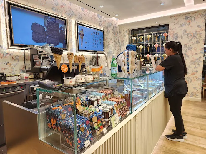 Venchi Chocolate & Gelato UES Picture 4