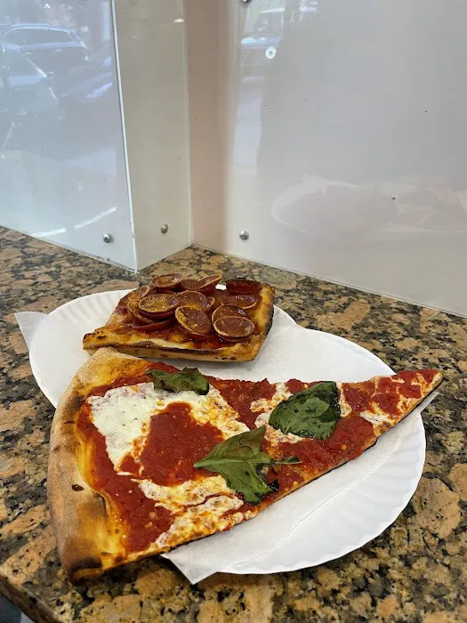 Village Square Pizza - Upper East Side Picture 10