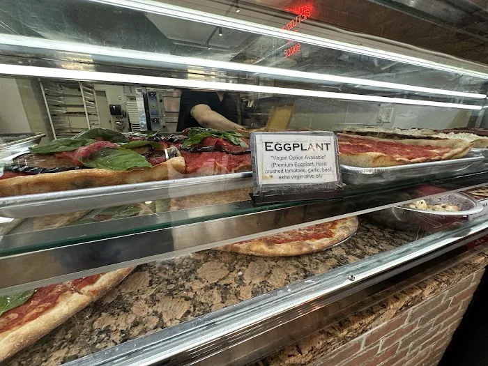 Village Square Pizza - Upper East Side Picture 7