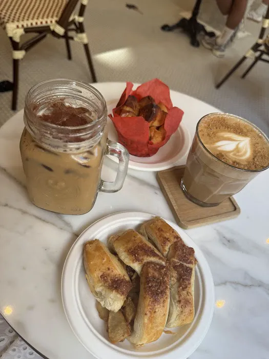 Cafe Aviva Picture 5