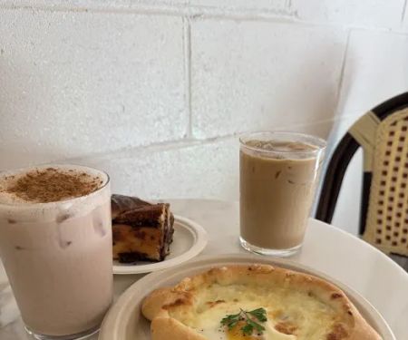 Cafe Aviva
