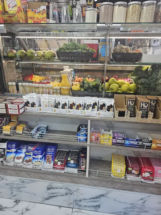 HL Deli Picture 1