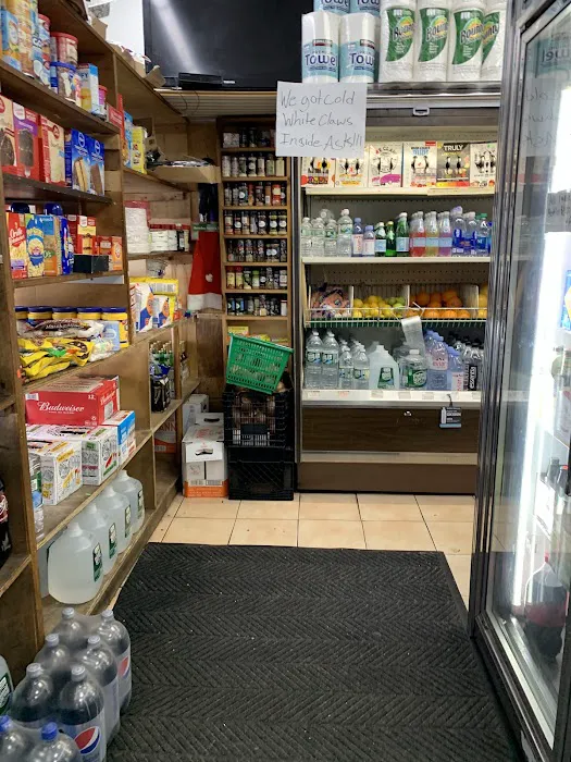 Market Deli & Grocery Picture 8