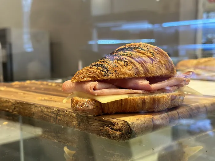 Julien Boulangerie Picture 4