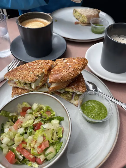 Ella's Cafe Espresso & Wine Bar Picture 7
